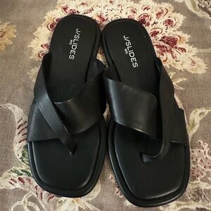 J/SLIDES Black Crossover Toe-Loop Slide Sandals 6.5 comfie like new